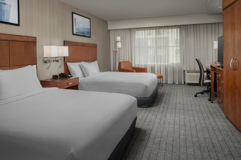 Bedroom 2, Courtyard by Marriott Seattle Kirkland, King