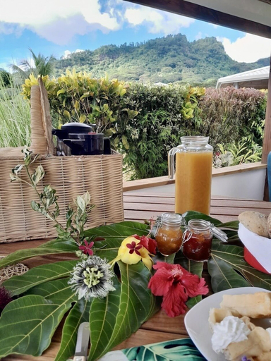Food & Drinks 4, FARE VAVAE