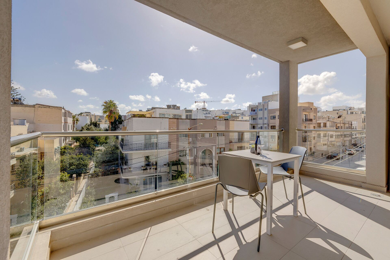Others 4, Cosy 1BR Apartment in Central St Julian's