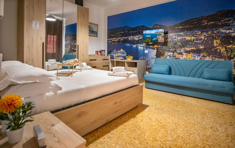 Bedroom 3, B&b-apartment-sleeps3-parking-balcony-petfriendly, Napoli