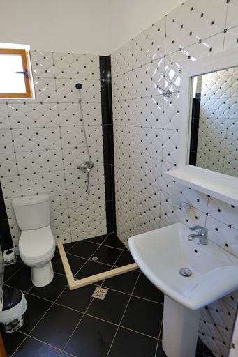 Bathroom 3, Vila Panorama, Sarandës