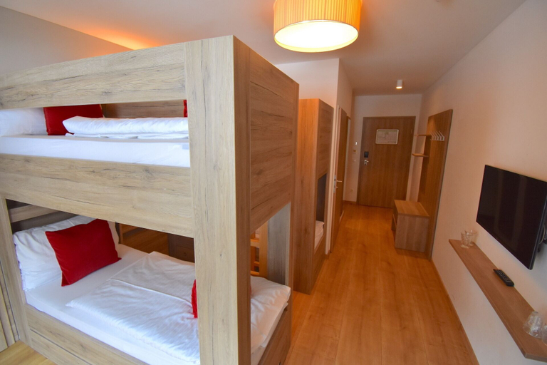 Bedroom 4, Sporthotel Zederhaus, Tamsweg