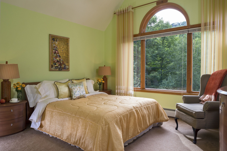 Bedroom 3, Cherry Valley Manor Luxury Bed and Breakfast, Monroe