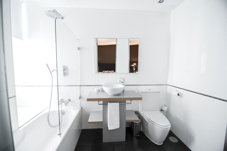 Bathroom 5, Petit Palace Santa Cruz, Sevilla