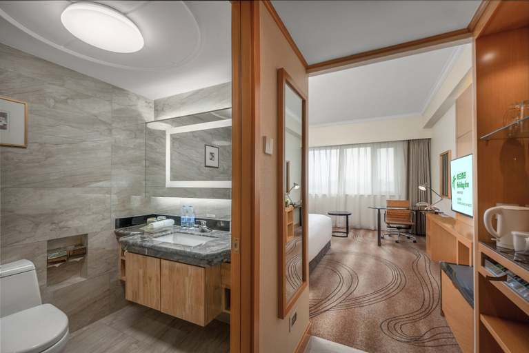 Bathroom 5, Holiday Inn Beijing Chang An West by IHG, Beijing