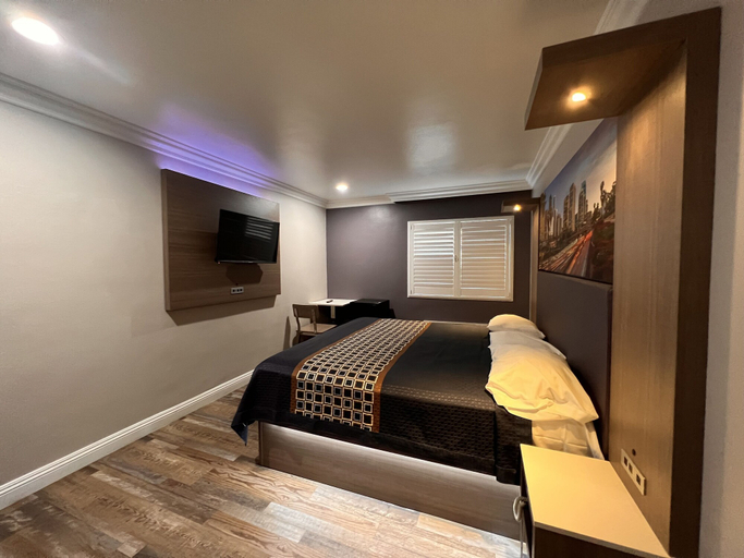 Bedroom 3, Patio Motel, Los Angeles