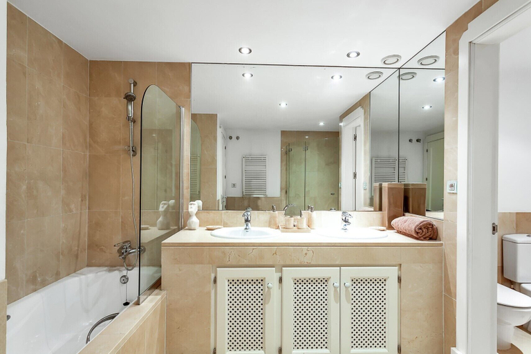 Bathroom 4, YOLO Spaces - Sotogrande Marina Luxury Apartment, Cádiz