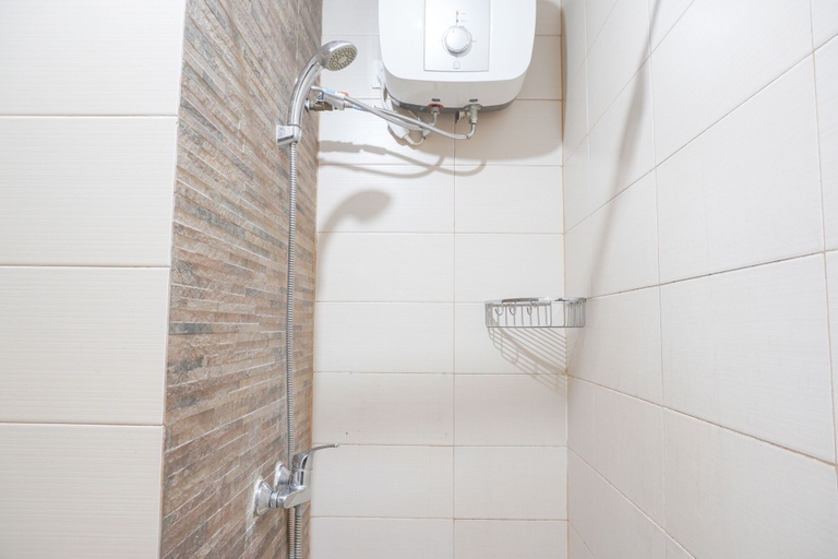 Bathroom 4, Elegant And Tidy 1Br Sky Terrace Apartment, Jakarta Barat