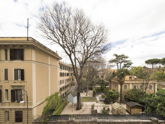 Exterior & Views, Savoia Rooms Roma, Roma