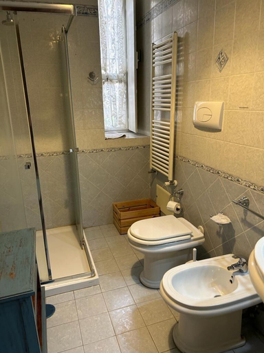 Bathroom 5, B&B Il Nido, Napoli