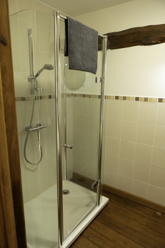 Bathroom 3, Le Moulin du Fontcourt, Charente