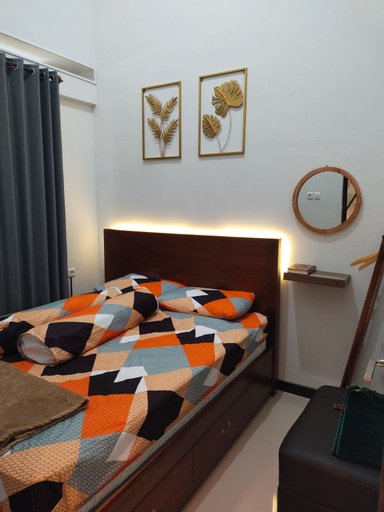 Bedroom 2, Family Villa Syariah C33 Batu with minipool, Malang