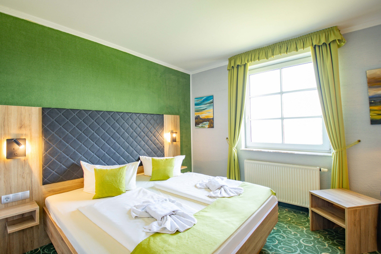 Bedroom 5, Panorama Berghotel Wettiner Höhe, Erzgebirgskreis