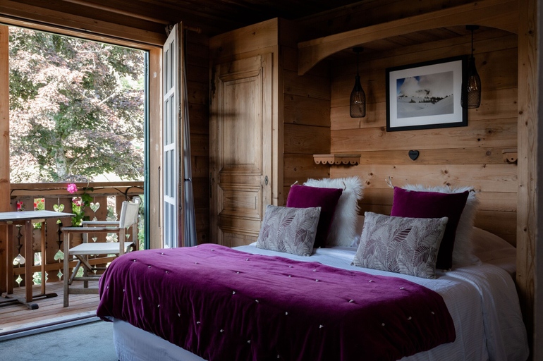 Bedroom 3, Hôtel Les Roches Fleuries, Haute-Savoie
