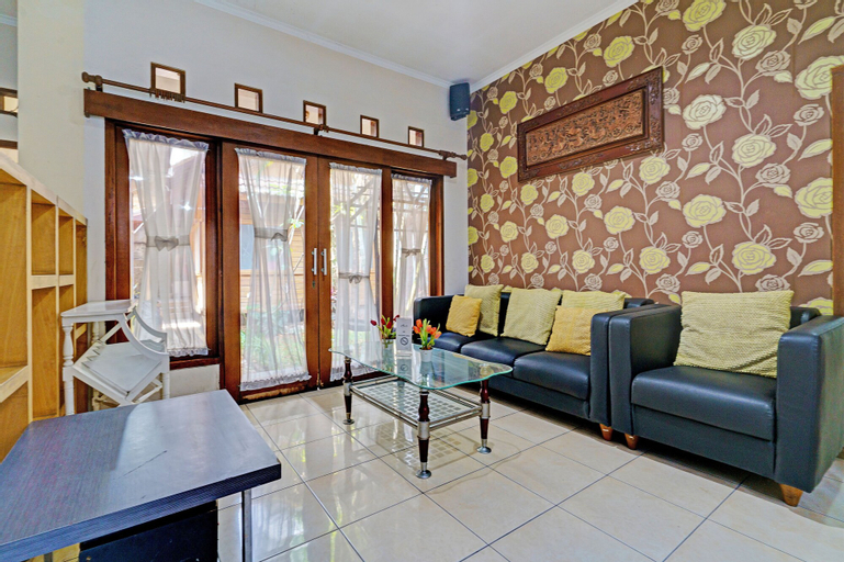 Public Area 2, SPOT ON 92975 Aria Hostel Capsul Cihampelas, Bandung