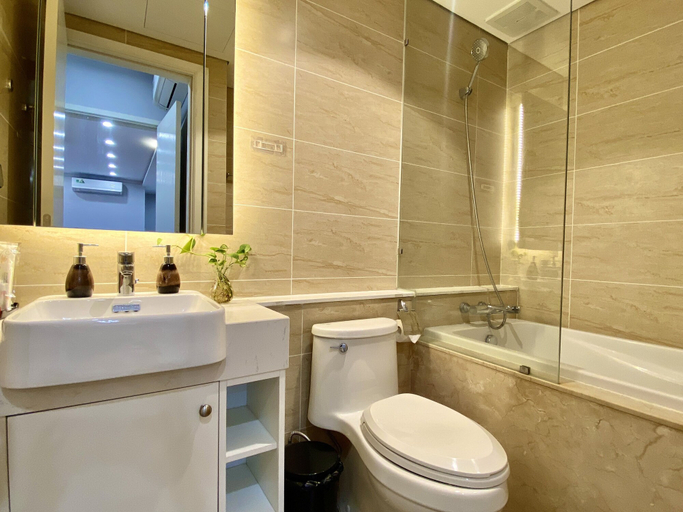 Bathroom 3, Friendly House QMP - D'Capitale, Cầu Giấy