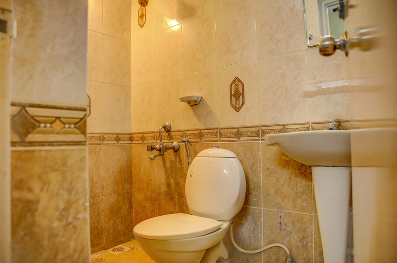 Bathroom 3, Fabhotel Hibiscus Stays, Kancheepuram