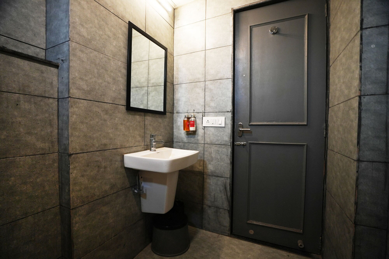 Bathroom 4, Hotel Townhouse @Udaipur City Railway Station, Udaipur