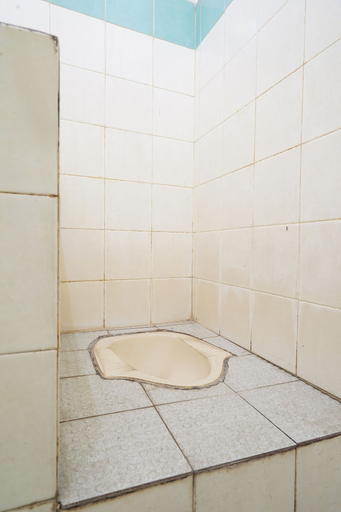 Bathroom 5, SPOT ON 91543 Pondok Denki 11, Bandung
