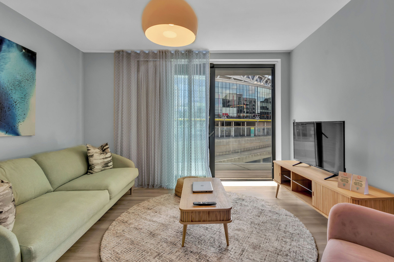 Others 5, Olympic Way Apartment in Wembley Park, London