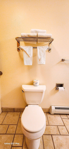 Bathroom 4, HELENA INN AIRPORT, Lewis and Clark
