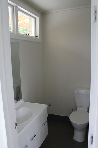 Bathroom 3, The Mill House, Waitaki