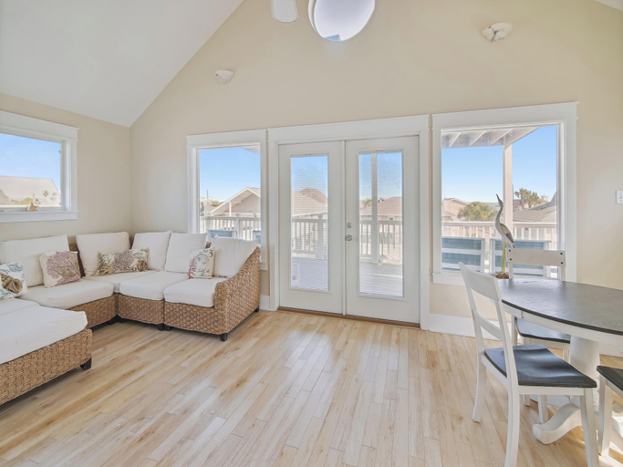Others 5, Discovery Bayhouse, Galveston