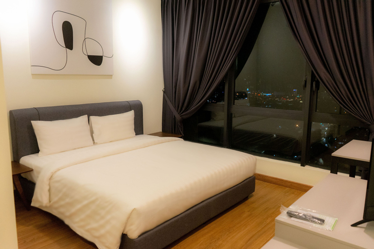 Bedroom 2, Apple Premier Suites, Malacca City