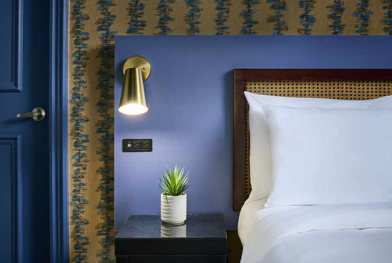 Bedroom 4, Hotel Victoria, Toronto