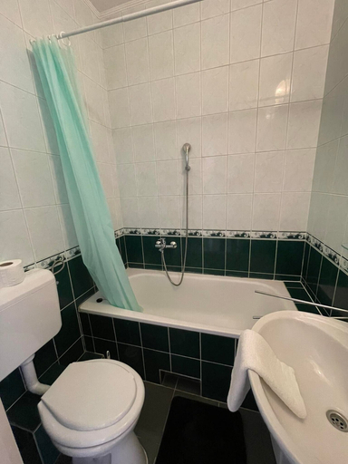 Bathroom 4, Tölgyfa Panzió, Miskolci