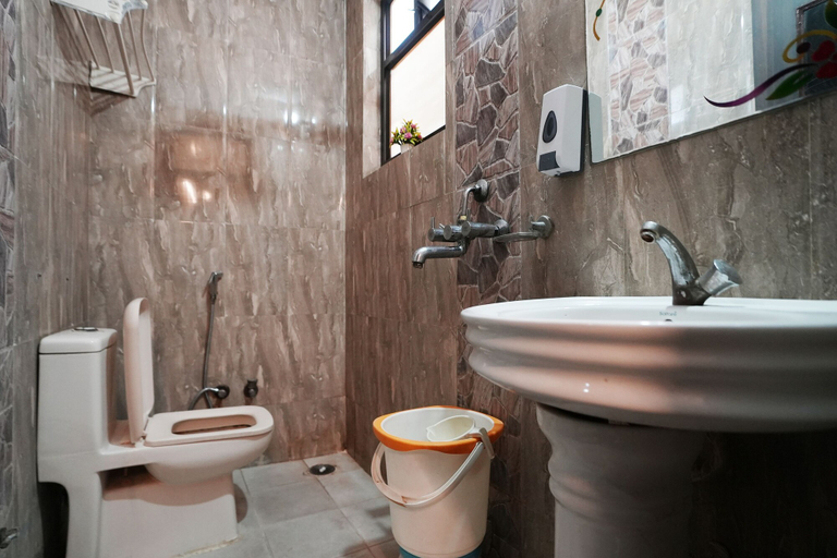 Bathroom 3, Hotel Kingdom Palace, Udaipur