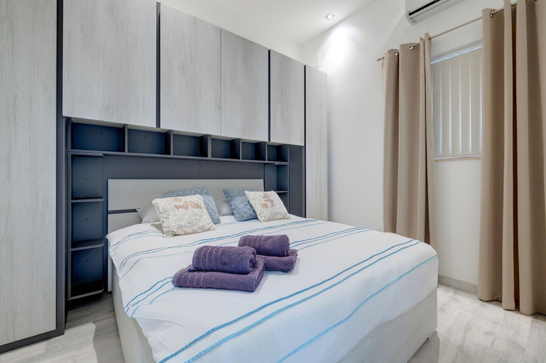 Bedroom, Gorgeous 1BR Apartment Steps to the Promenade