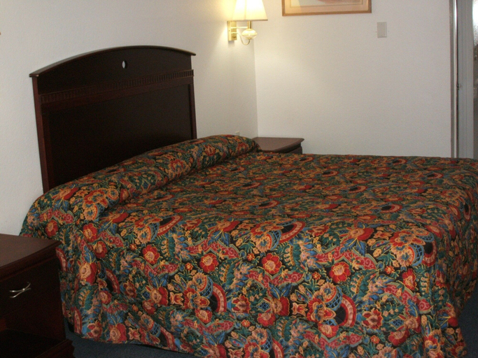 Others 5, camlot inn motel, Howard