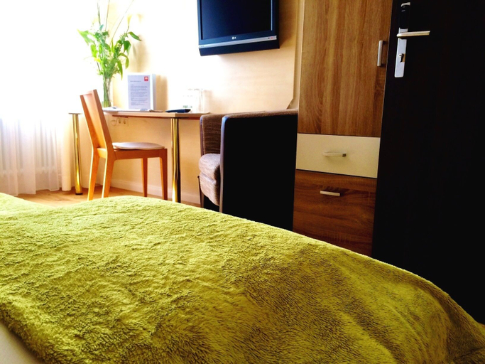 Bedroom 4, Maxhotel, Lindau (Bodensee)