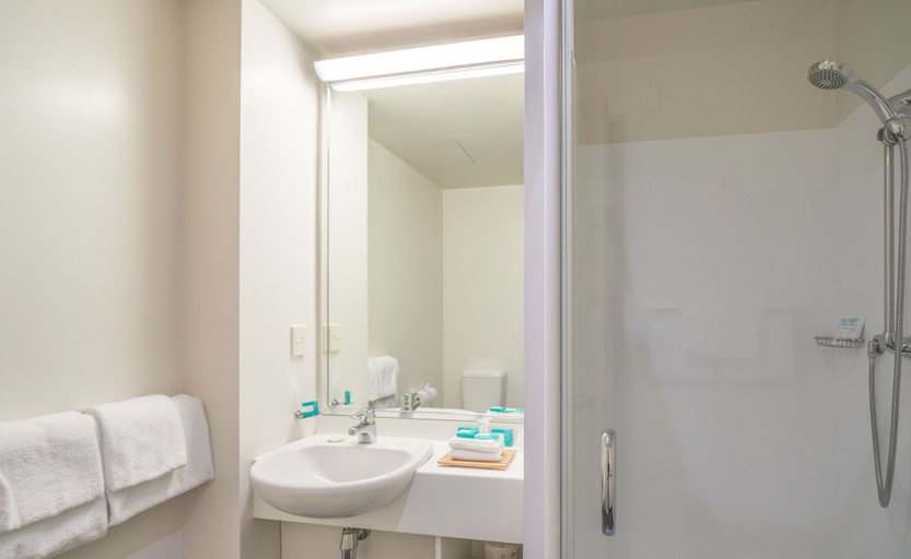 Bathroom 4, Scenic Hotel Dunedin City, Dunedin