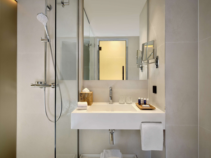 Bathroom 4, Park Plaza Vondelpark, Amsterdam
