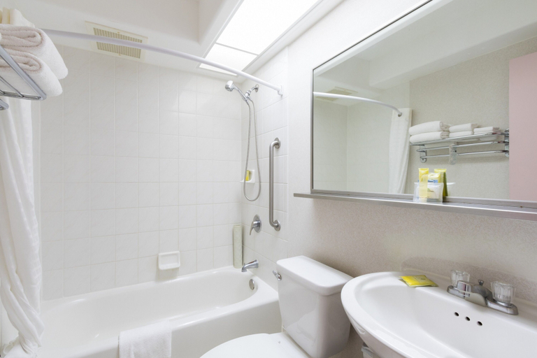 Bathroom 4, Ilima Hotel, Honolulu