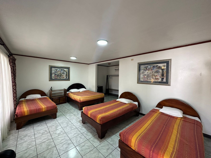 Bedroom 4, Brillasol Airport Hotel, Alajuela