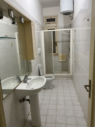 Bathroom 2, Albergo Royal Genova, Genova