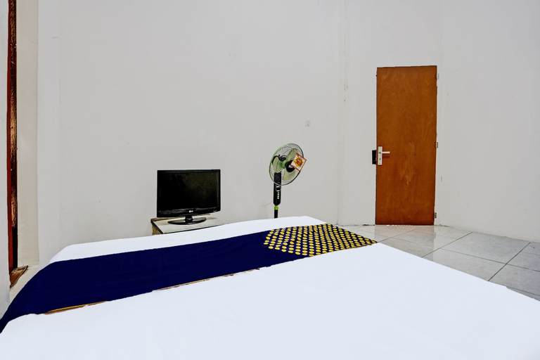 Bedroom 3, OYO LIFE 92077 Tarlo Guest House 3, Surabaya