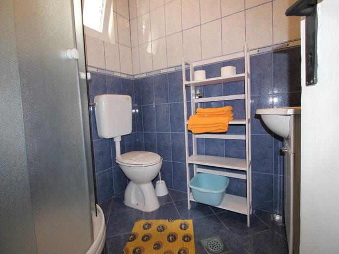 Bathroom 3, Apartments Roza 1-2, Jelsa
