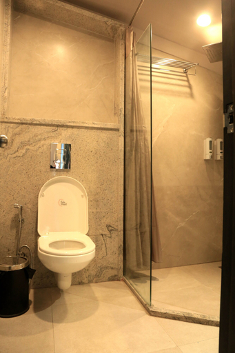 Bathroom 3, Comfort Inn Silver Arch Hotel, Mussoorie, Dehradun