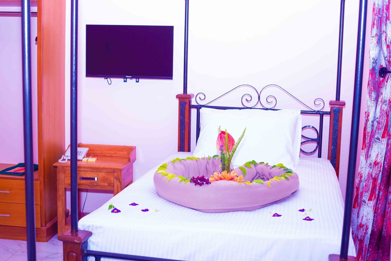 Bedroom 2, LA'TONNA SAFARI HOTEL, Serengeti
