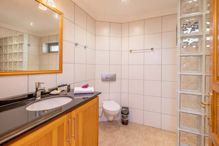Bathroom 2, Fortuna Peninsula Apart, Kaş