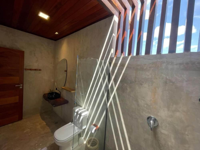 Bathroom 3, Noah Bangalôs, Amontada