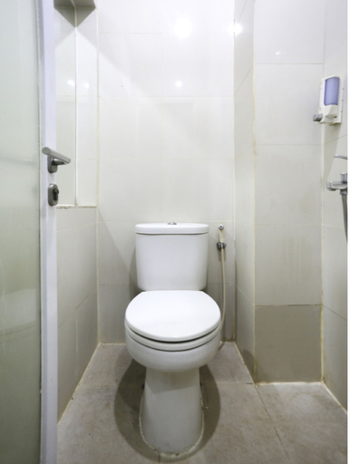 Bathroom 3, Super OYO Capital O 90056 Wisma Kebon Kacang 9, Central Jakarta