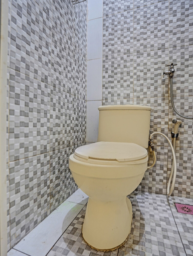 Bathroom 4, OYO 91795 Kos Jeehel Syariah, Sidoarjo