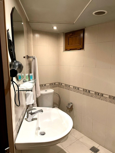 Bathroom 4, New York Capsule Hotel, Yerevan