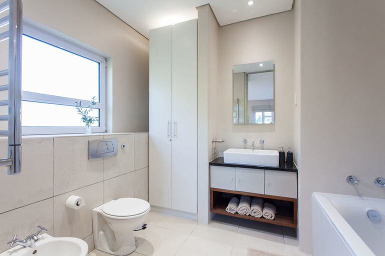 Bathroom 4, 109 on Dorp, Cape Winelands