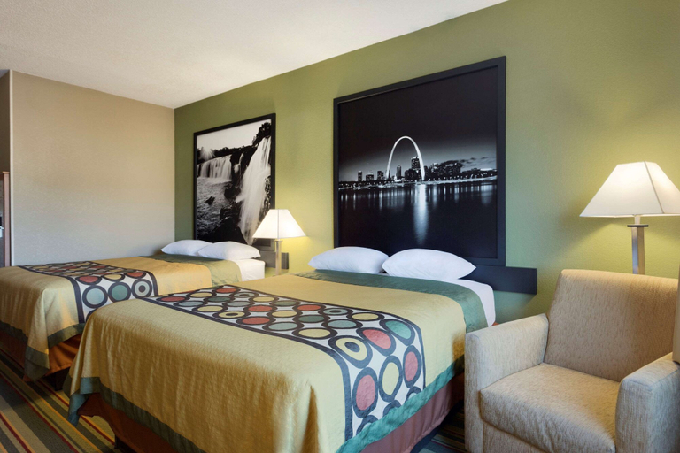 Bedroom 3, Super 8 by Wyndham Lees Summit, Kansas City